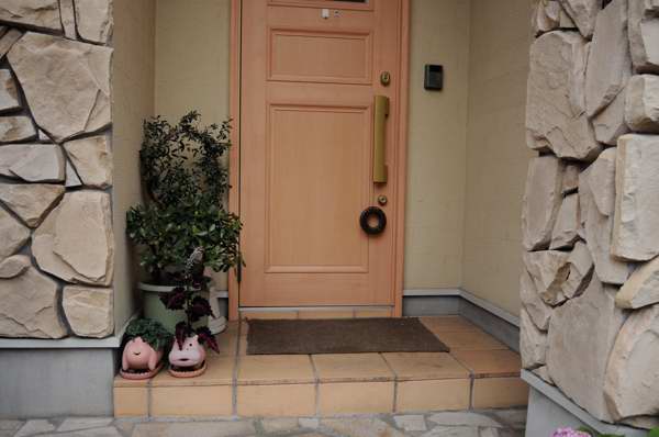 【宮城県仙台市】「WESTウエスト」玄関のドアの鍵交換の画像イメージ