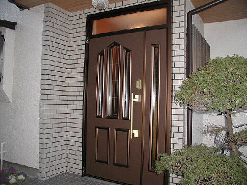 【栃木県鹿沼市】「MIWA 三協アルミ」玄関ドアの鍵の鍵交換の画像イメージ