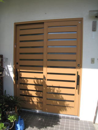 【東京都江東区】「ALPHA」玄関の引き戸の鍵交換の画像イメージ