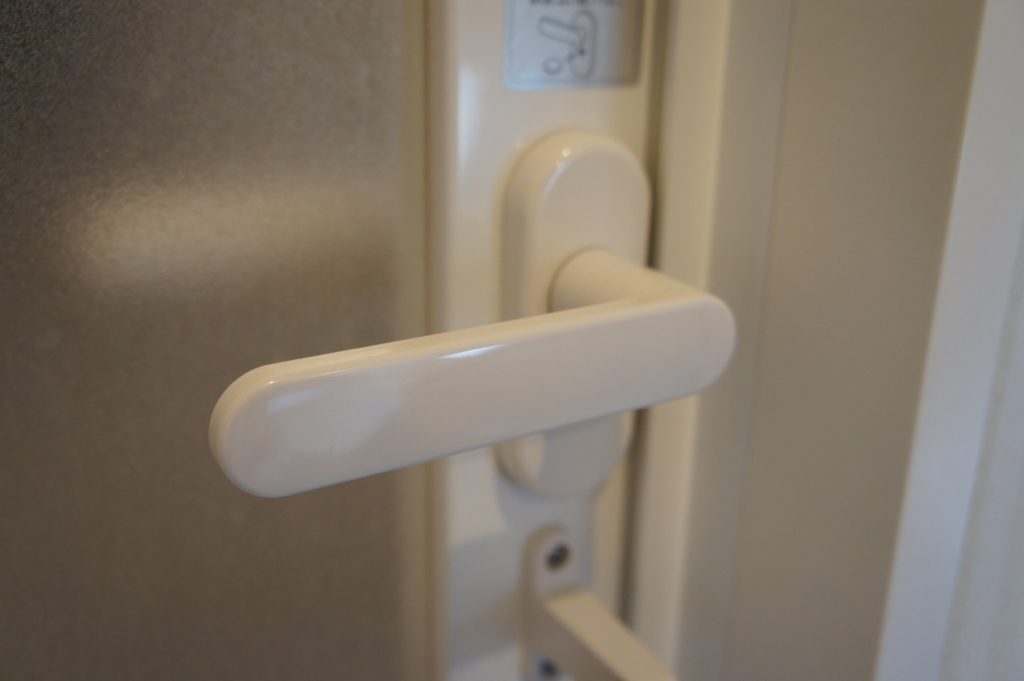 【埼玉県さいたま市】浴室ドアの開錠の画像イメージ